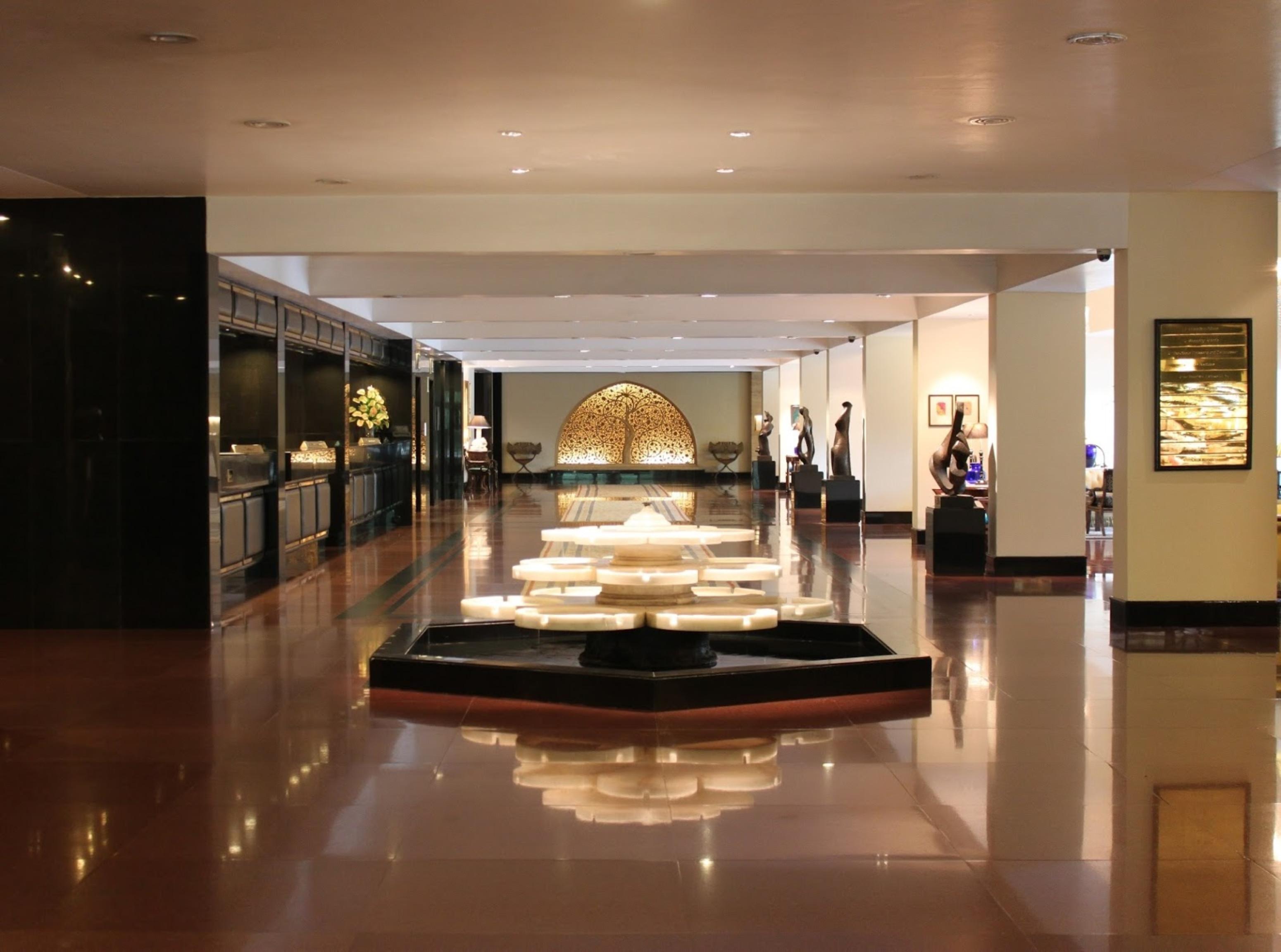 The Oberoi New Delhi Hotel Exterior photo