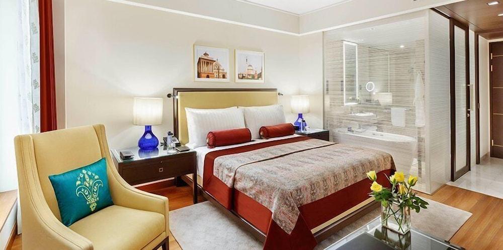 The Oberoi New Delhi Hotel Exterior photo