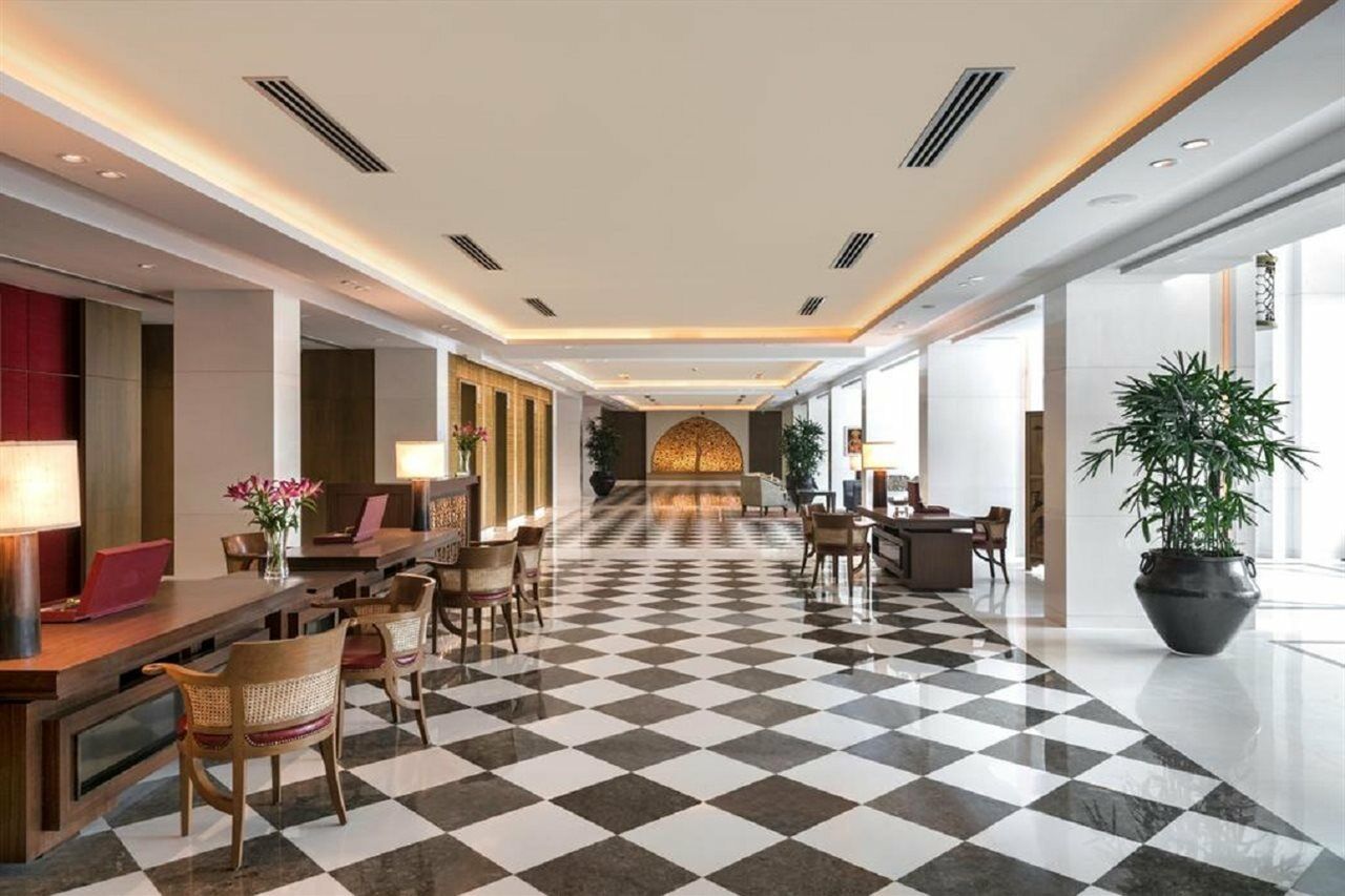 The Oberoi New Delhi Hotel Exterior photo